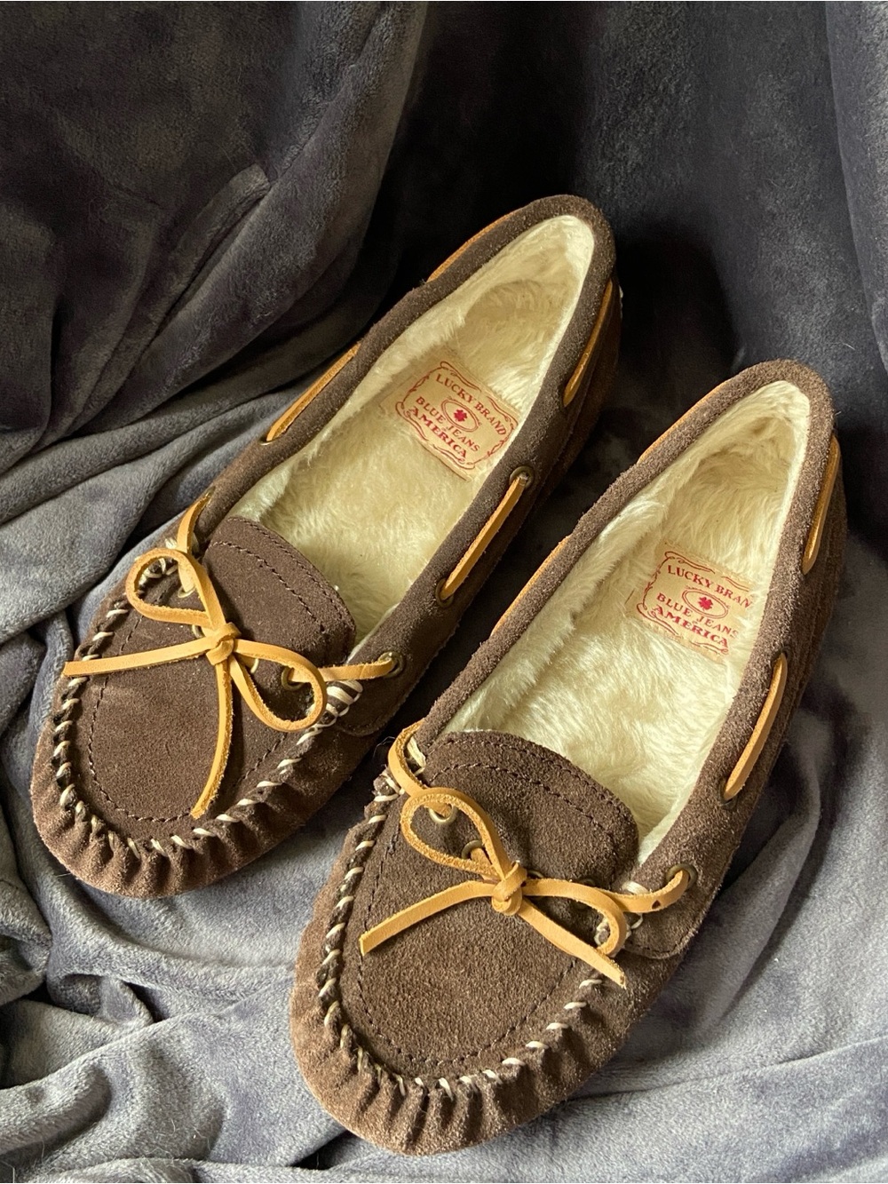 Lucky Brand Brown Leather Suede Moccasin Slippers Faux Fur Linings Tan Laces 7B